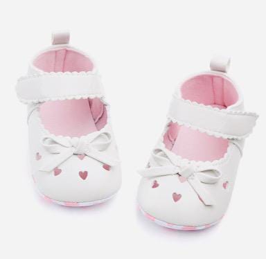 Girls White Pre-walking Shoes With Hearts Detailing On Top